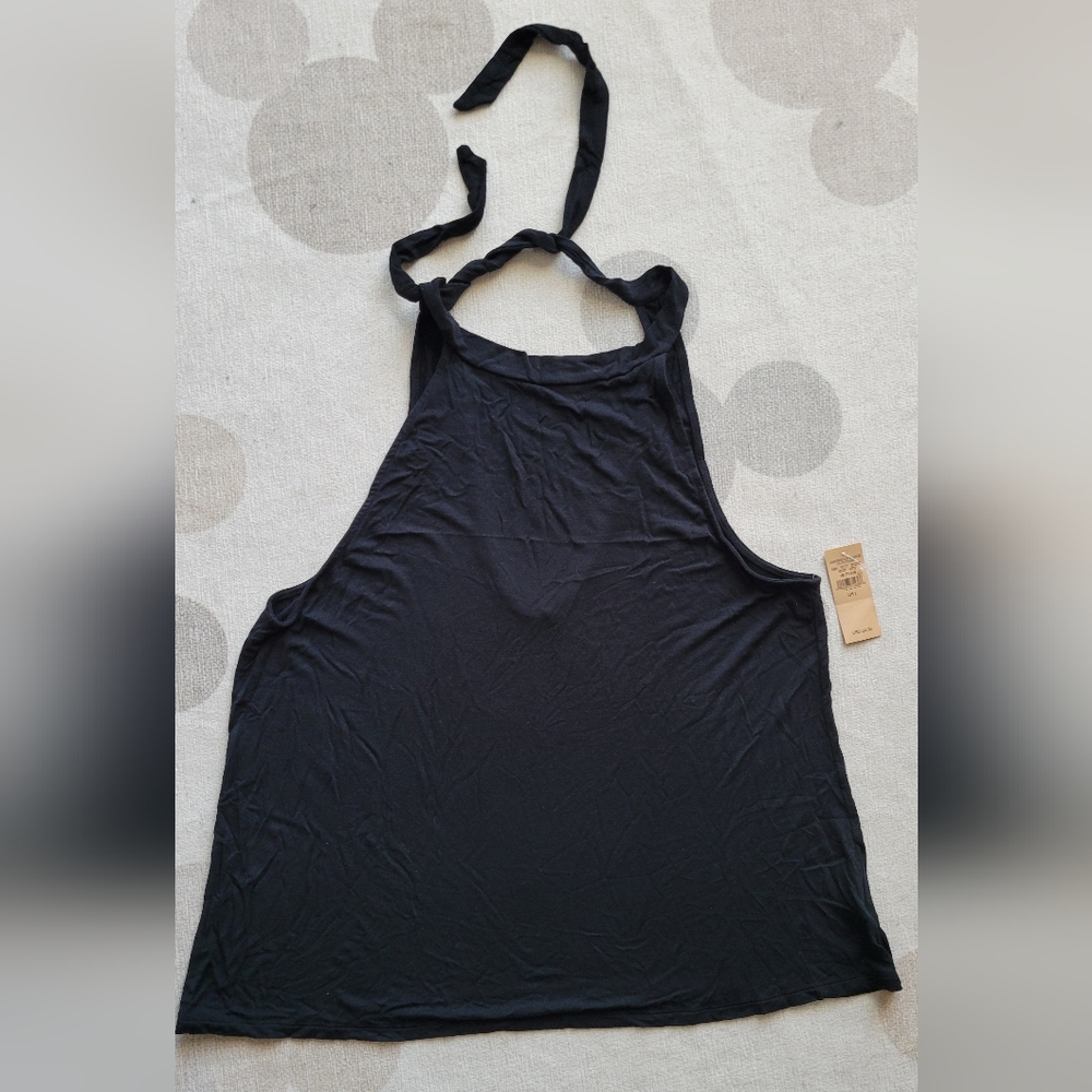 Black Keyhole Tank Top